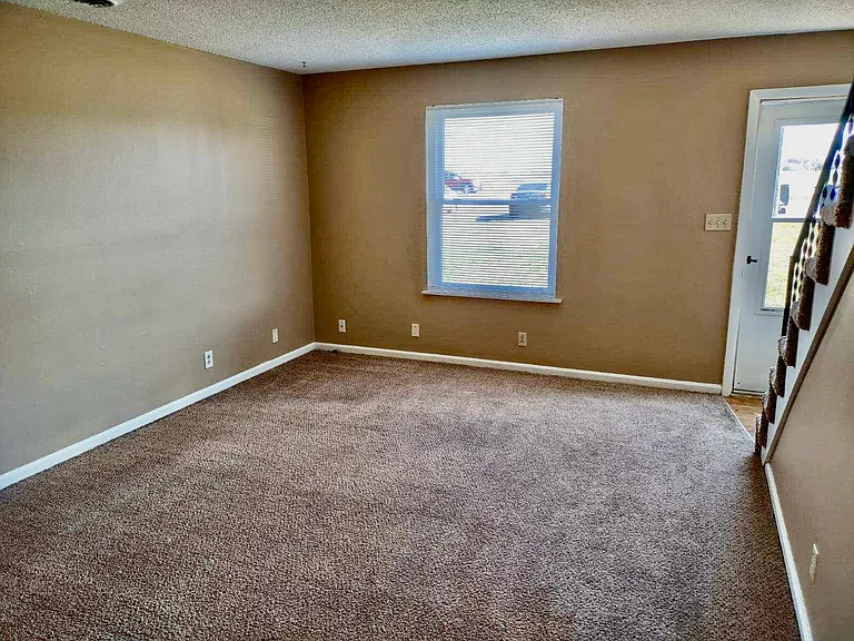 1070 Pembroke Oak Grove Rd #26 — Photo 6