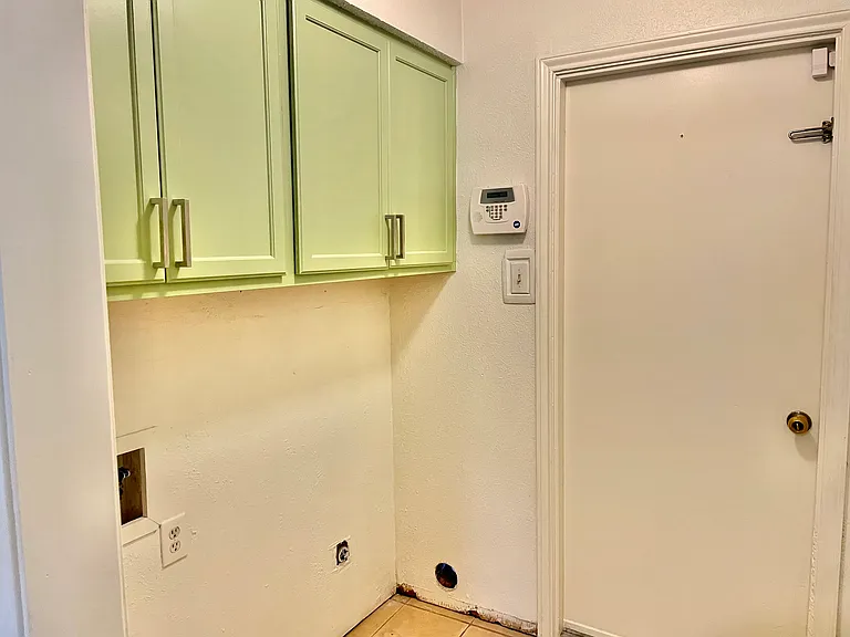 1011 Westgate Dr — Photo 16