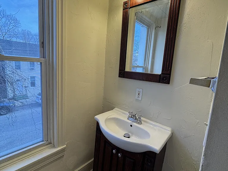 545 W Philadelphia St #B — Photo 8