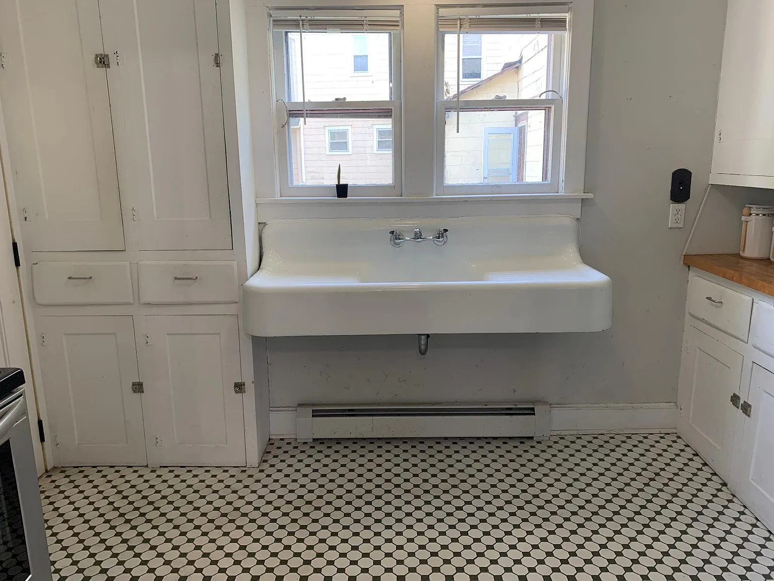 3 bed, 1000 sqft, $2,535 — Photo 4