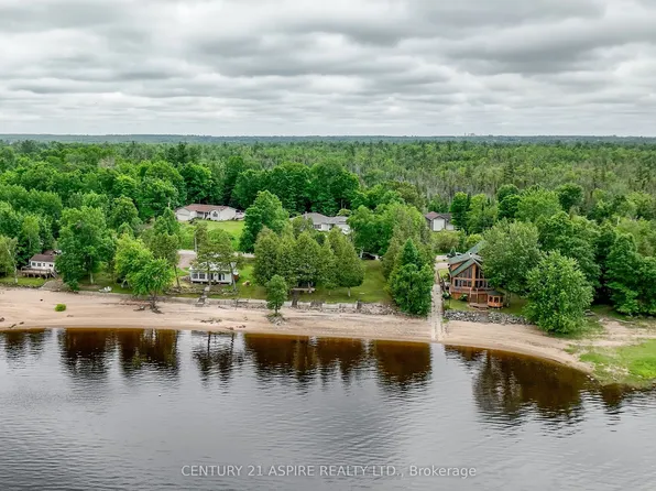 794 Forest Park Rd, Laurentian Valley, ON K8A 6W2