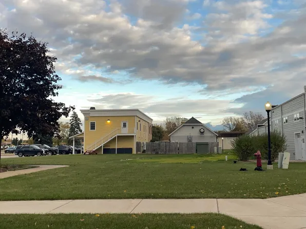 2200 Dickinson Rd #7, De Pere, WI 54115
