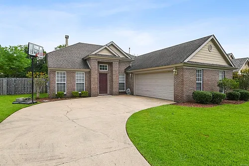 3830 Claiborne Cir Photo 1