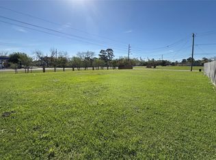 702 Shady River Rd, La Porte, TX 77571