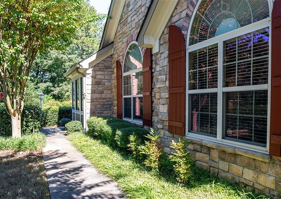 1st image of 3322 Timbersedge Dr #8