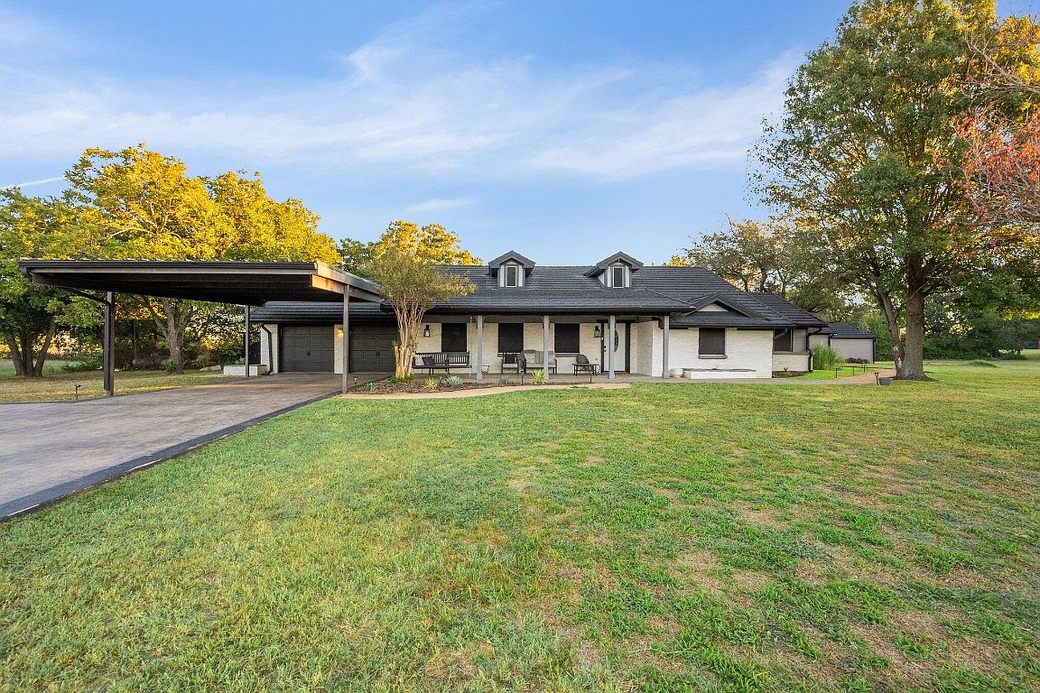 1985 E Renfro St, Burleson, TX 76028 MLS 20349274 Zillow