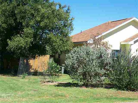2nd image of 128 W Persimmon Dr