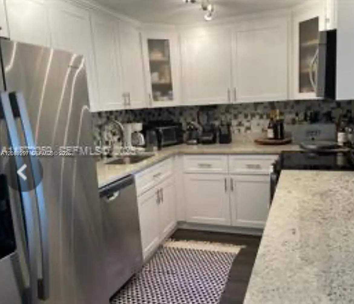 Jockey Club Condo — Photo 2