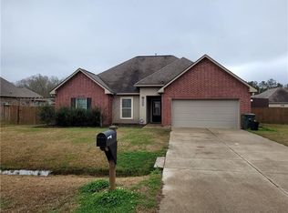 21206 Beau Chateau Blvd, Ponchatoula, LA 70454