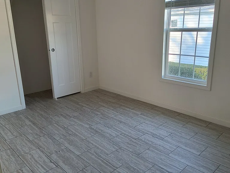 Paddock Park South — Photo 40