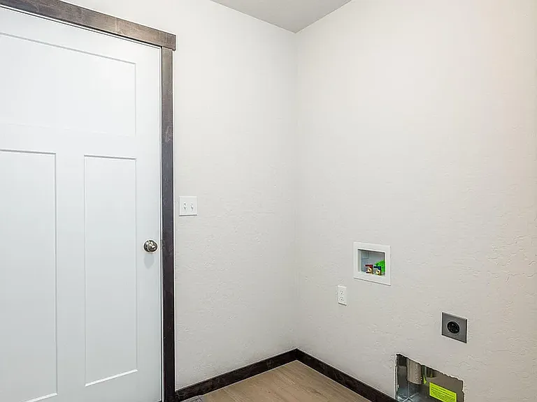 6407 W Bowmore Ln — Photo 17