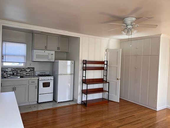 5th image of 54 1/2 Saint Joseph Ave #1/2