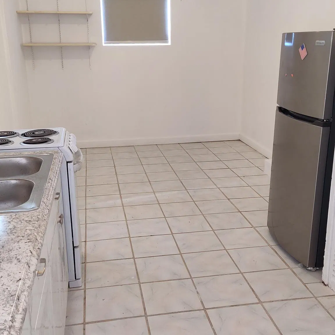 Studio, 300 sqft, $1,100 — Photo 1