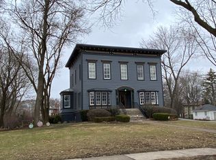 140 Herrick Rd, Riverside, IL 60546