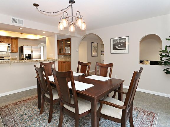 5th image of 904 S Canyon Blvd Unit B