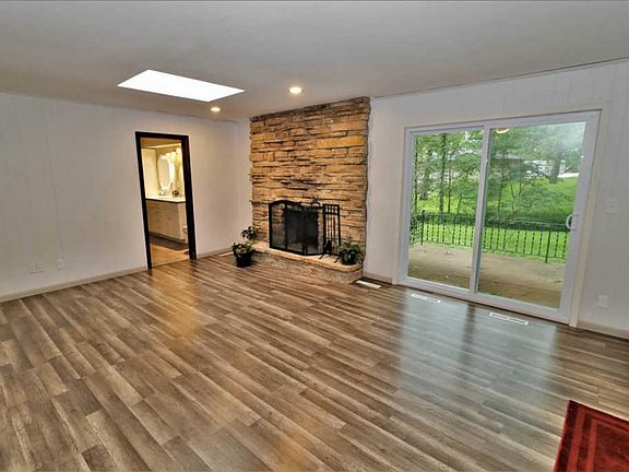 2nd image of 5372 Yellowstone Dr