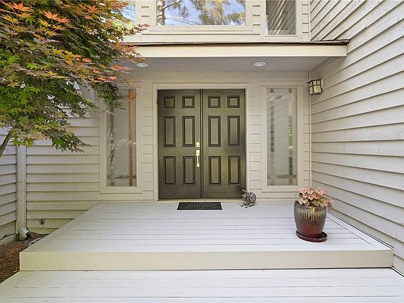 2nd image of 115 Buckthorn Ct