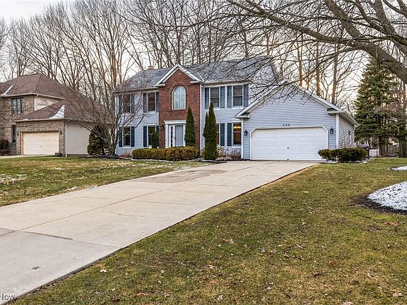 2nd image of 340 Woodbridge Gln