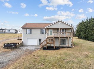 1109 Stallion Ln, Moneta, VA 24121