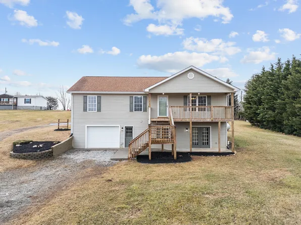 1109 Stallion Ln, Moneta, VA 24121