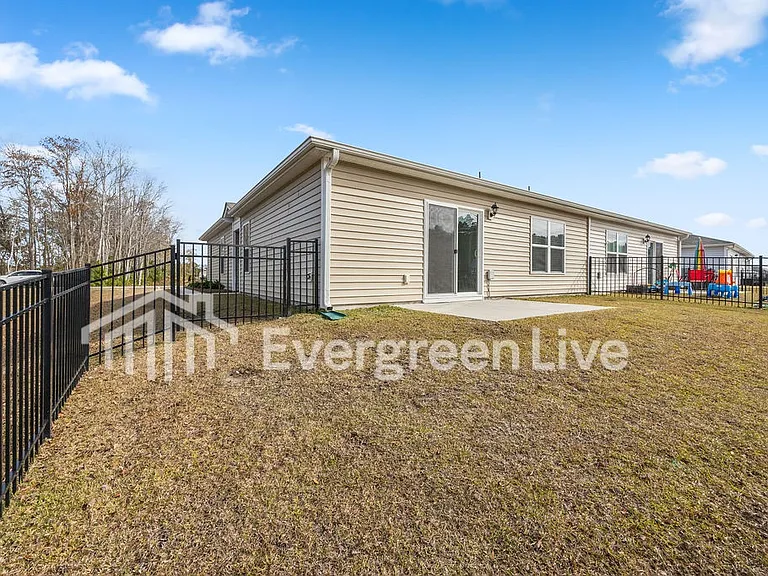 2233 Courtina Way — Photo 5