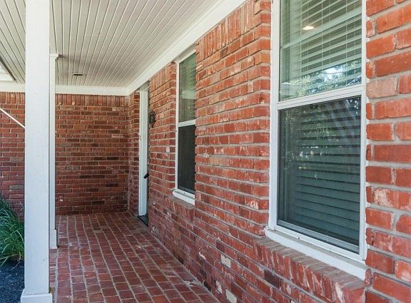 4th image of 1529 Bracher St