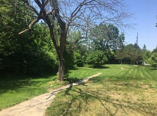 1942 Hitchcock Ave, Downers Grove, IL 60515