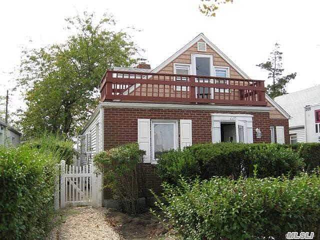 1st image of 220 E Hudson St