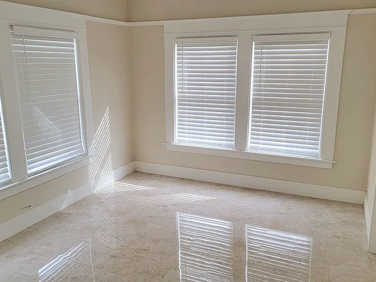 986 E Main St — Photo 14