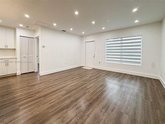 4th image of 1319 NW 40th St