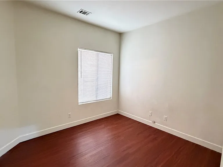 7423 Hawk Shadow Ave — Photo 5