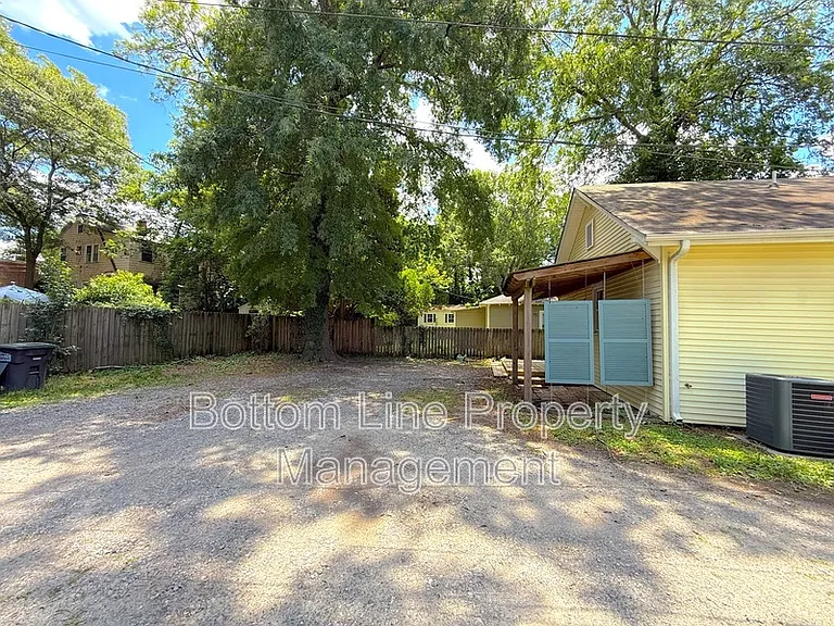 706 S Chester St — Photo 17