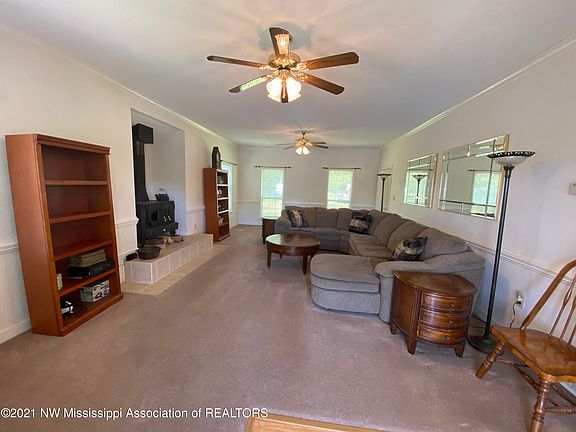 4th image of 8135 Cedar Hill Ln