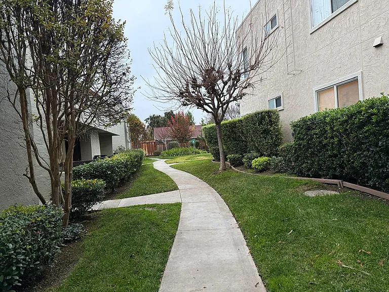 301 Tradewinds Dr — Photo 16