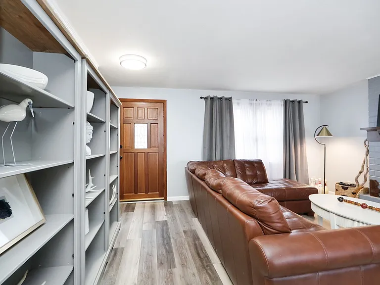 411 Timberwick Pl — Photo 4