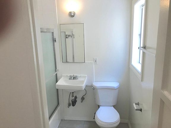 5th image of 4907 Beverly Blvd #8