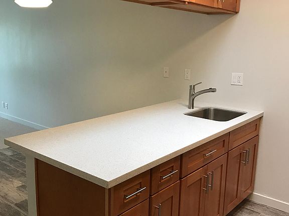 5th image of 479 Lincoln Cir #7