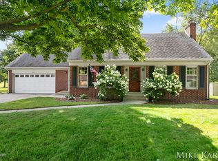 6910 Quincy Dr SW, Grand Rapids, MI 49548