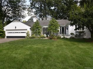 92 Pilgrim Rd, West Hartford, CT 06117