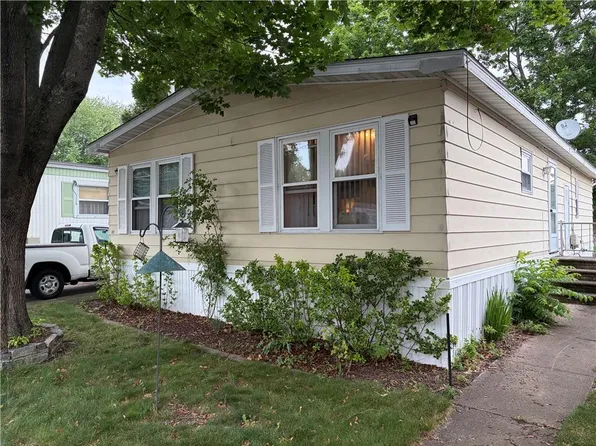 90 Cooper Ln, East Greenwich, RI 02818