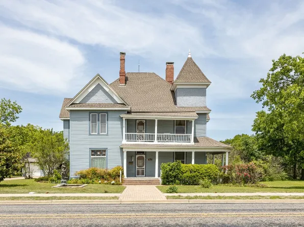 1018 W Main St, Honey Grove, TX 75446