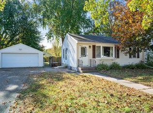 1456 Sandhurst Ave E, Maplewood, MN 55109