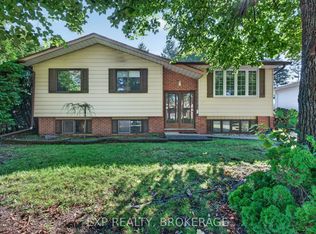 920 Safari Dr, Kingston, ON K7M6X5