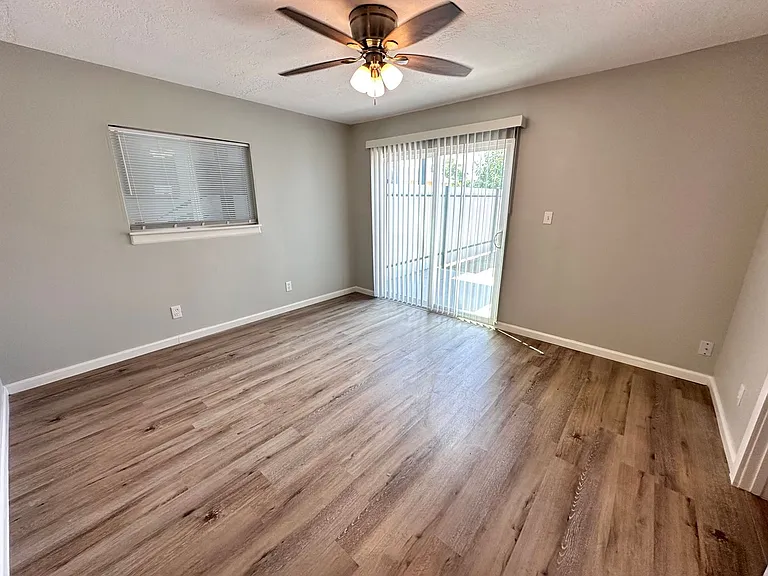2120 La Veta Dr NE — Photo 24