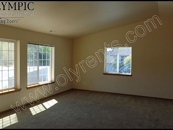5th image of 1024 Bowen Way E