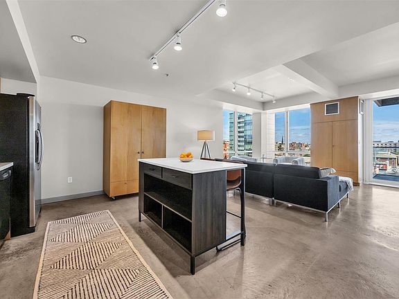5th image of 221 E College St APT 801