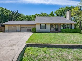 308 Lakewood Dr, Waxahachie, TX 75165