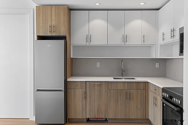 Rented by ERNY LLC | media 30