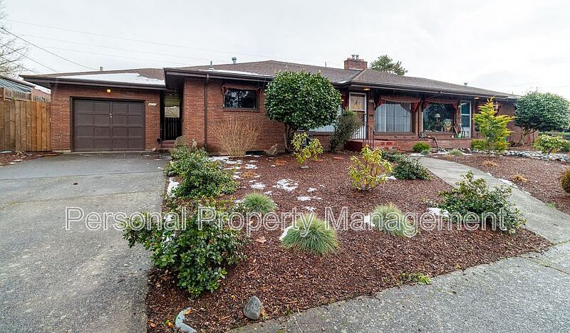 1st image of 4215 NW Lavina St
