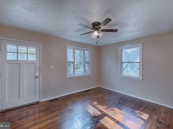 3rd image of 180 Darlington Ave